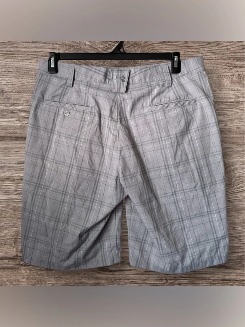 Under Armour Men’s 34” Gray Plaid Performance Golf Shorts